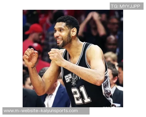 酋长队与德州人队激战正酣比分悬念迭起引发球迷热议