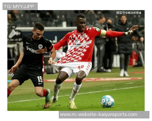 德甲联赛最新动态分析及球队表现回顾与展望